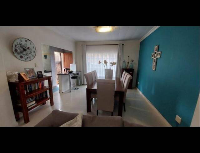 4 BEDROOM TOWNHOUSE FOR SALE IN BASSONIA